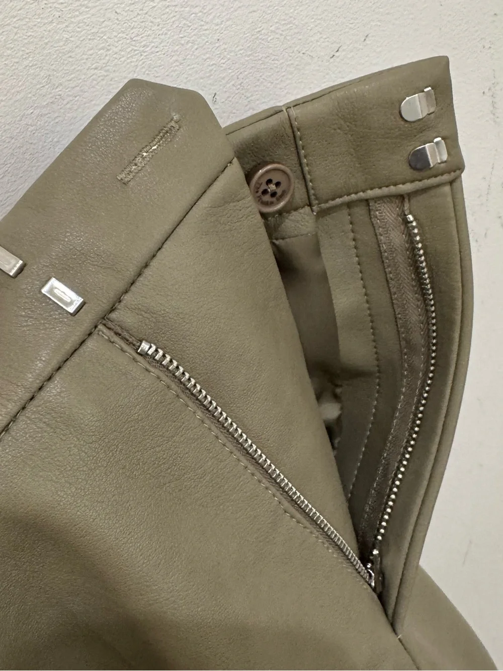 NWT The Frankie Shop Maybelle Faux Leather Maxi Skirt with Front Slit in Olive - Picture 12 of 16